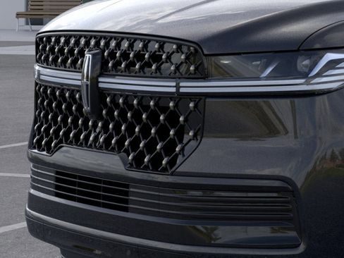New 2026 Lincoln Navigator Black Label AWD/4WD image 17