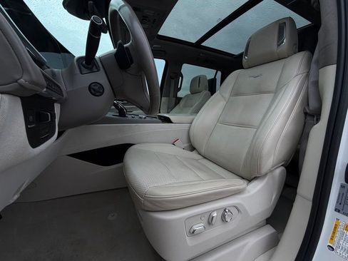 Used 2023 Cadillac Escalade Premium Luxury Platinum AWD/4WD image 6
