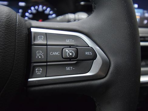 Used 2023 Jeep Compass Limited AWD/4WD image 35
