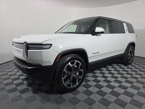 Used 2025 Rivian R1S Adventure AWD/4WD image 1