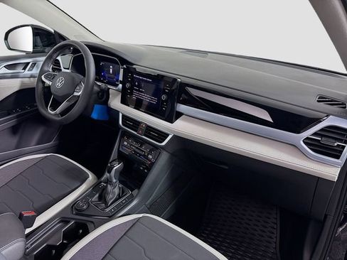 New 2025 Volkswagen Taos SE image 29