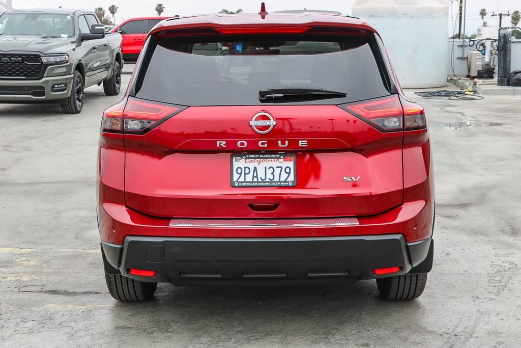Used 2024 Nissan Rogue SV FWD image 8