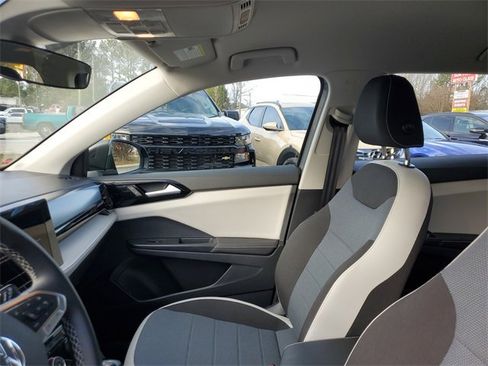 Certified 2025 Volkswagen Taos S image 17