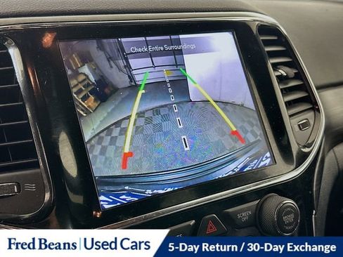 Used 2020 Jeep Grand Cherokee Altitude image 16