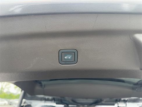 Used 2021 GMC Yukon XL Denali w/ Denali Premium Package image 20