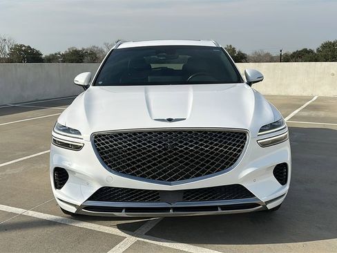 Used 2022 Genesis GV70 2.5T w/ Advanced Package image 8