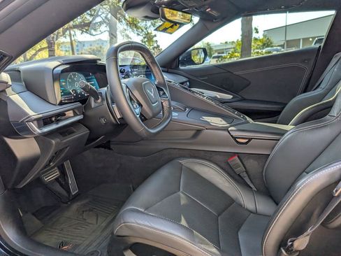 Used 2024 Chevrolet Corvette Stingray Convertible w/ Z51 Performance Package image 14