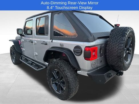 Used 2019 Jeep Wrangler Unlimited Sahara image 9