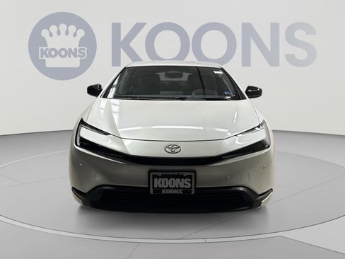 Used 2025 Toyota Prius LE AWD/4WD image 23