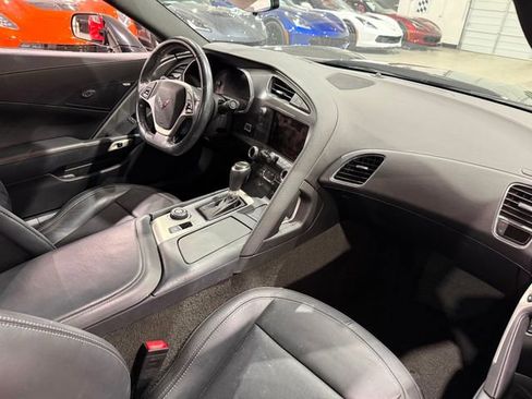 Used 2017 Chevrolet Corvette Stingray Coupe w/ 1LT RWD image 10