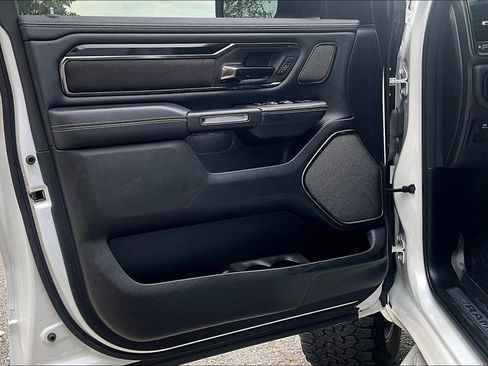 Used 2022 RAM 1500 Laramie AWD/4WD image 22