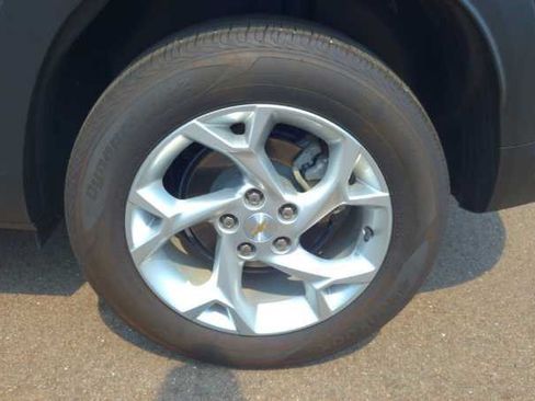 Used 2025 Chevrolet Trax LS w/ LS Convenience Package FWD image 5