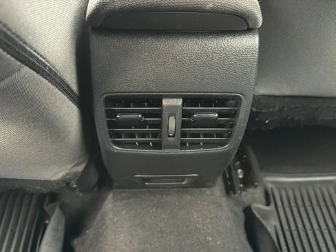 Used 2023 Toyota Corolla Cross LE AWD/4WD image 29