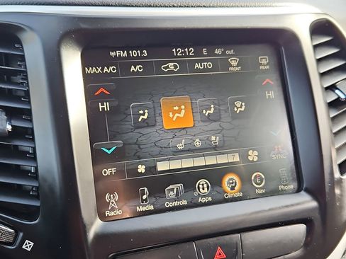 Used 2017 Jeep Cherokee Trailhawk image 21