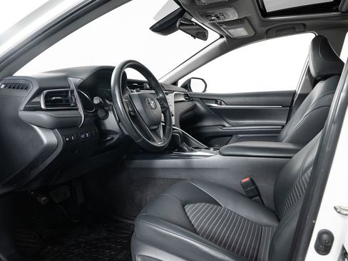 Used 2019 Toyota Camry SE image 13