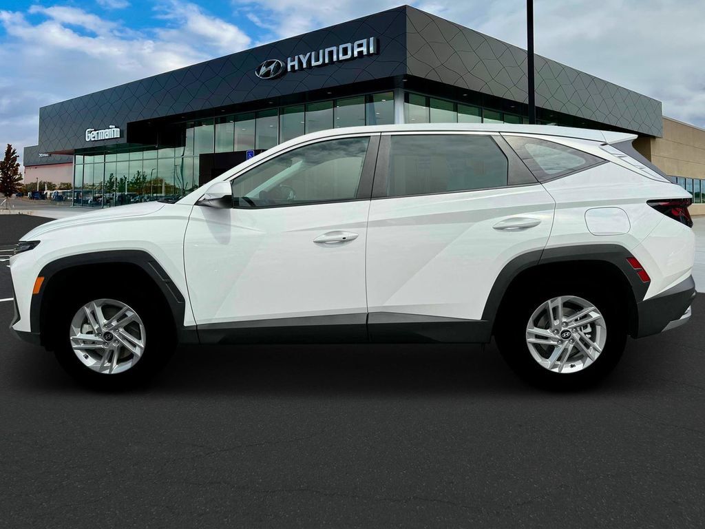 New 2025 Hyundai Tucson SE FWD image 3