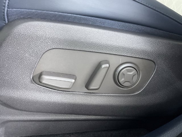 Used 2026 Kia Carnival SX FWD image 35