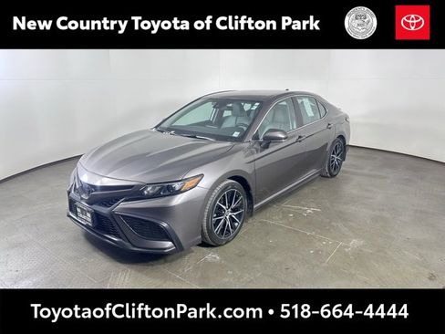 Used 2023 Toyota Camry SE image 7