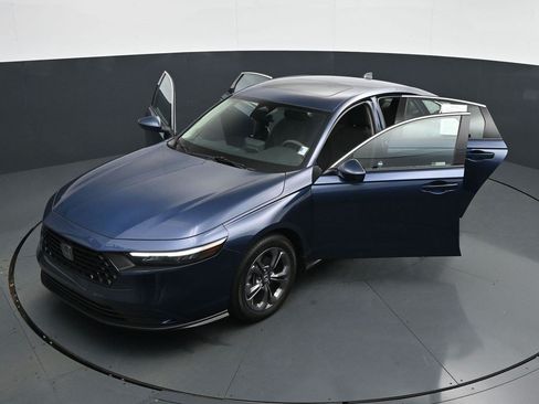 Used 2023 Honda Accord EX image 29