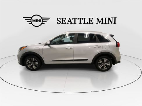 Used 2020 Kia Niro EX FWD image 7