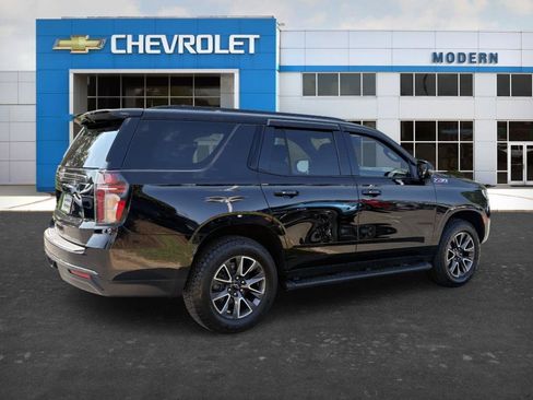 Used 2022 Chevrolet Tahoe Z71 w/ Luxury Package AWD/4WD image 5