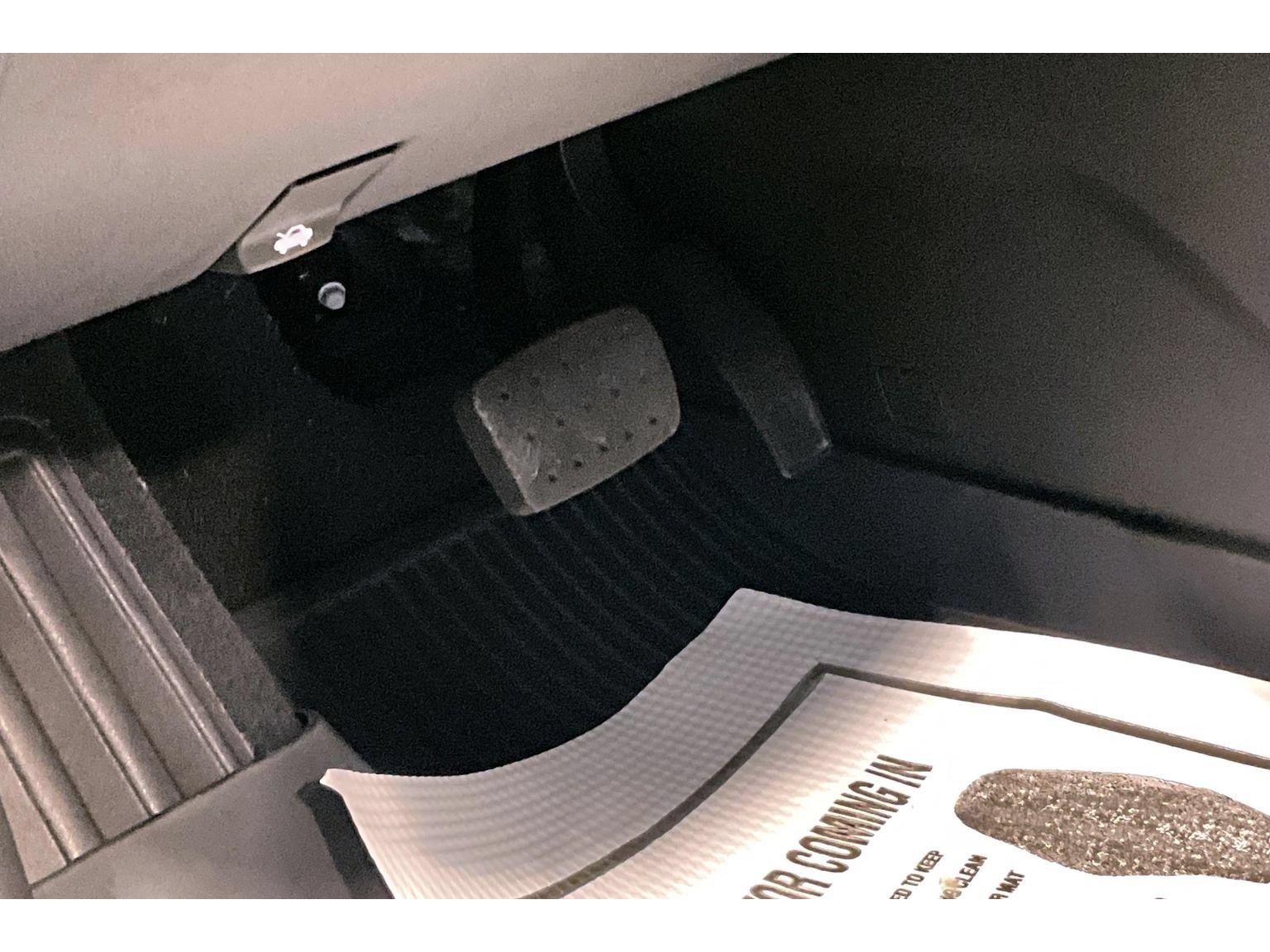 New 2026 Chevrolet Traverse RS w/ LPO, Floor Liner Package FWD image 36