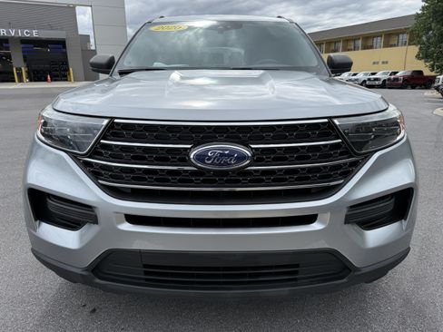 Used 2020 Ford Explorer XLT w/ Class III Trailer Tow Package AWD/4WD image 2