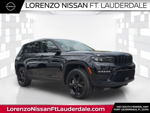 Used 2025 Jeep Grand Cherokee Limited w/ Black Appearance Package RWD image 1
