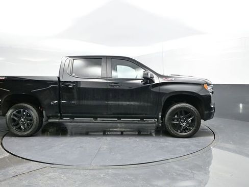 Used 2025 Chevrolet Silverado 1500 LT Trail Boss w/ Convenience Package II image 12