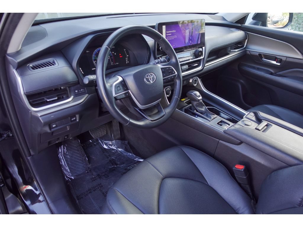 Certified 2025 Toyota Grand Highlander AWD image 9