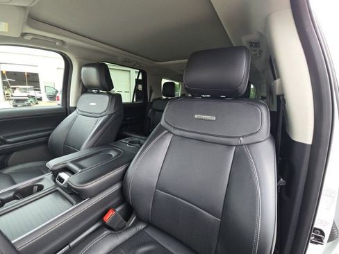 Used 2025 Ford Expedition Platinum AWD/4WD image 26