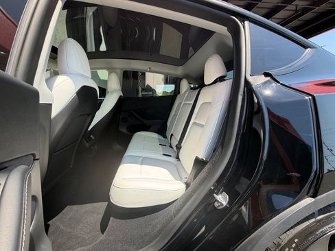 Used 2023 Tesla Model Y Performance AWD/4WD image 36