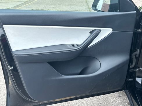 Used 2020 Tesla Model Y Performance image 15