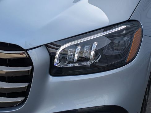 Used 2025 Mercedes-Benz GLS 450 4MATIC image 10