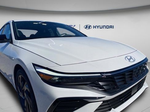 New 2026 Hyundai Elantra SEL Sport FWD image 33
