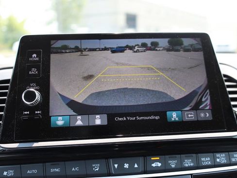 Used 2025 Honda Odyssey Elite image 25
