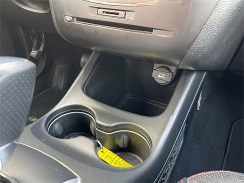 Used 2015 Dodge Journey R/T w/ Flexible Seating Group image 24