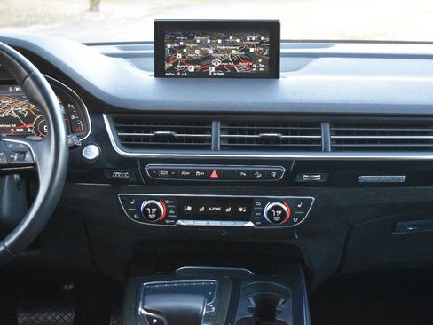 Used 2017 Audi Q7 3.0T Premium Plus w/ Premium Plus Package image 25