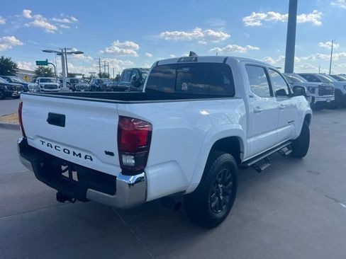 Used 2021 Toyota Tacoma SR5 RWD image 4
