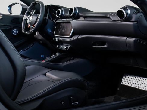 Certified 2019 Ferrari Portofino image 49