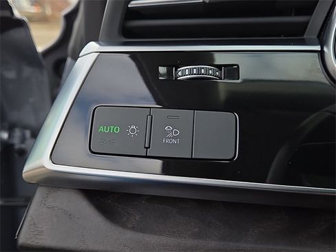 Certified 2022 Audi Q8 Premium image 24