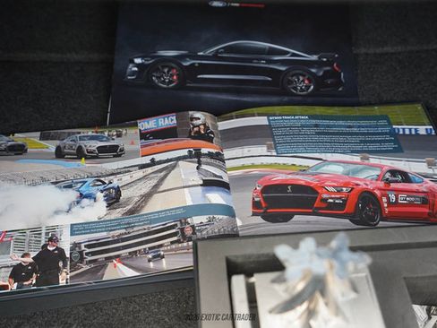 Used 2021 Ford Mustang Shelby GT500 w/ Carbon Fiber Track Pack RWD image 87