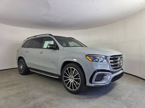 New 2026 Mercedes-Benz GLS 450 4MATIC image 1