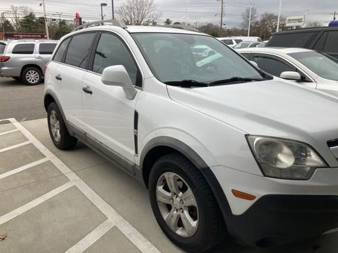 Used 2014 Chevrolet Captiva Sport LS image 1