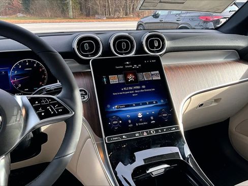 New 2026 Mercedes-Benz GLC 300 GLC 300 image 9