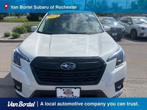 Used 2024 Subaru Forester Premium AWD/4WD image 2