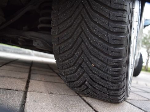 Used 2011 Volvo V50 T5 image 88