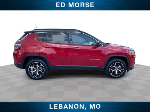 Used 2025 Jeep Compass Limited AWD/4WD image 9
