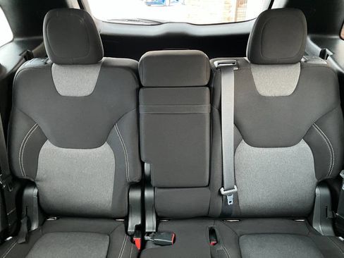 Used 2015 Jeep Cherokee Sport image 20