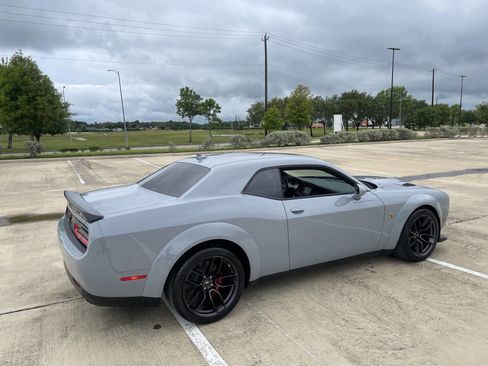 Used 2021 Dodge Challenger R/T Scat Pack RWD image 10